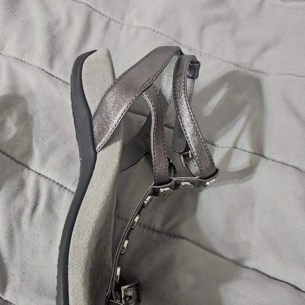 Vionic Sandals - Picture 9 of 14